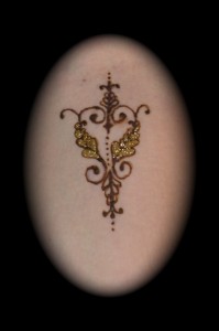 detailed heart henna tattoo